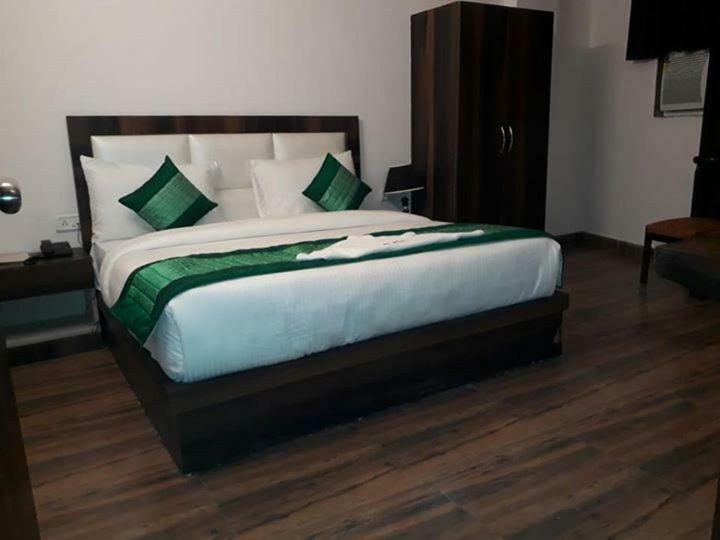 Hotel Sanca International New Delhi Exterior photo